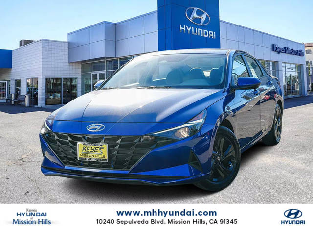 2022 Hyundai Elantra SEL FWD photo