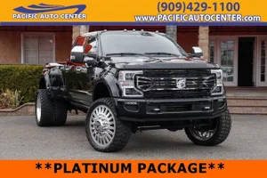 2022 Ford F-450 Super Duty Platinum 4WD photo