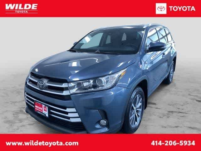 2017 Toyota Highlander XLE AWD photo
