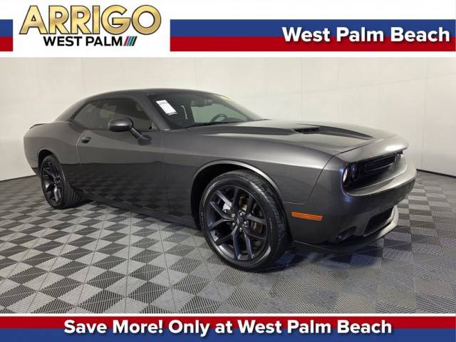 2021 Dodge Challenger SXT RWD photo