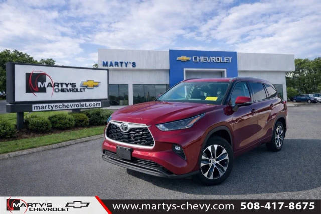 2022 Toyota Highlander XLE AWD photo