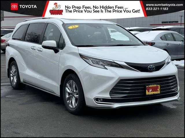 2022 Toyota Sienna Limited AWD photo