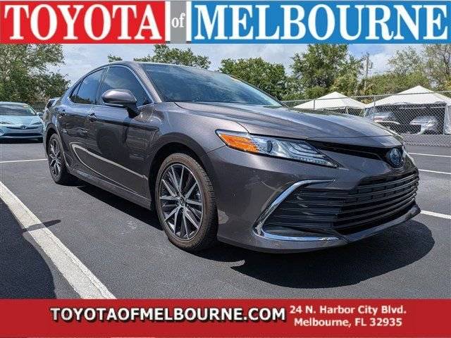 2022 Toyota Camry Hybrid XLE FWD photo