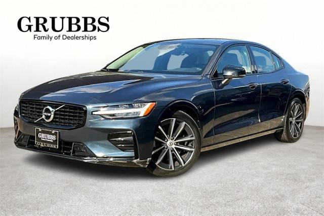 2022 Volvo S60 Momentum AWD photo