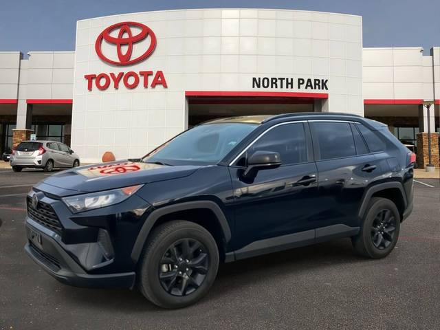 2021 Toyota RAV4 LE FWD photo