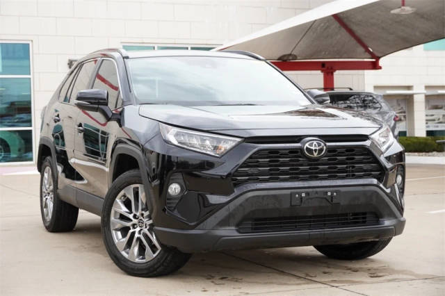 2021 Toyota RAV4 XLE Premium FWD photo