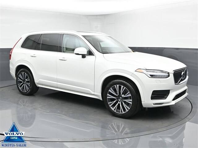 2022 Volvo XC90 Momentum AWD photo