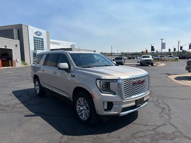 2022 GMC Yukon XL Denali 4WD photo