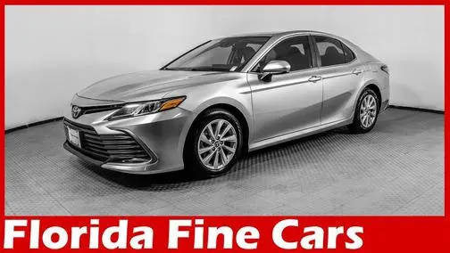2022 Toyota Camry LE FWD photo