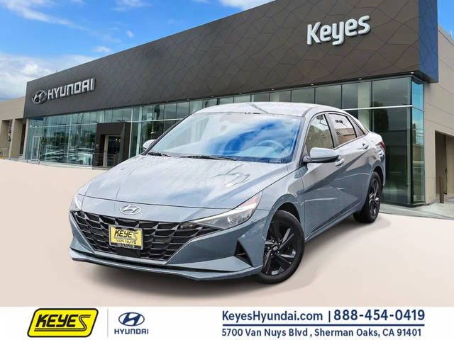 2022 Hyundai Elantra SEL FWD photo
