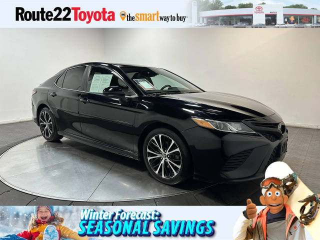 2019 Toyota Camry SE FWD photo
