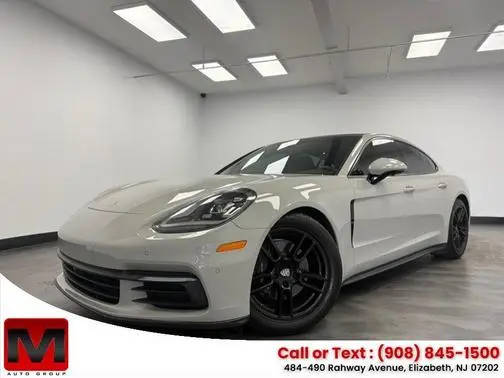 2018 Porsche Panamera 4 AWD photo