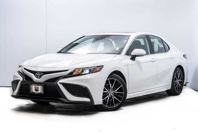 2022 Toyota Camry SE FWD photo