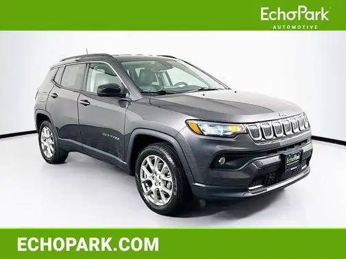 2022 Jeep Compass Latitude Lux 4WD photo