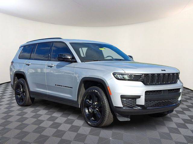 2022 Jeep Grand Cherokee L Altitude 4WD photo