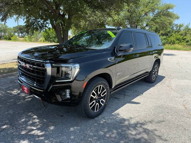 2022 GMC Yukon XL AT4 4WD photo