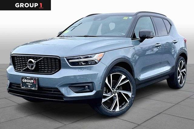 2022 Volvo XC40 R-Design AWD photo