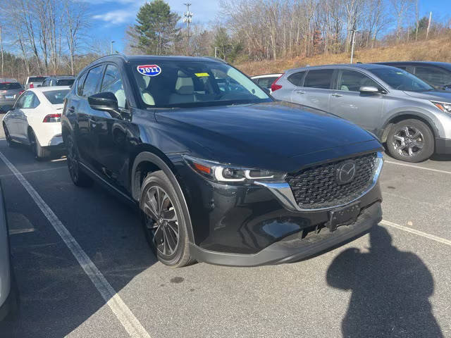 2022 Mazda CX-5 2.5 S Premium Package AWD photo