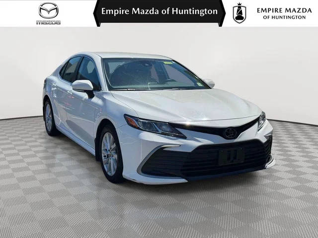 2022 Toyota Camry LE AWD photo