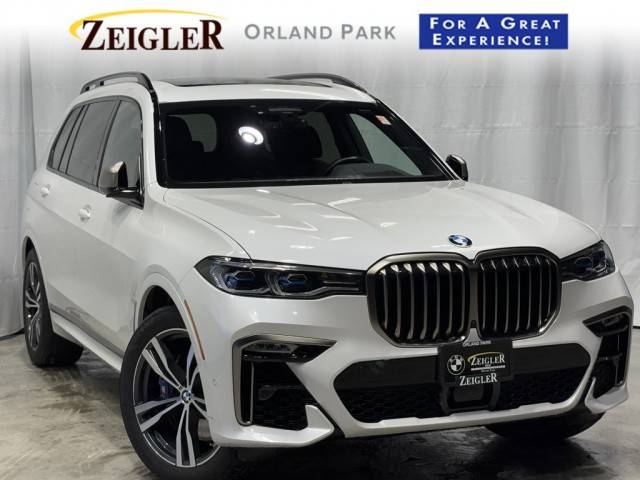 2022 BMW X7 M50i AWD photo