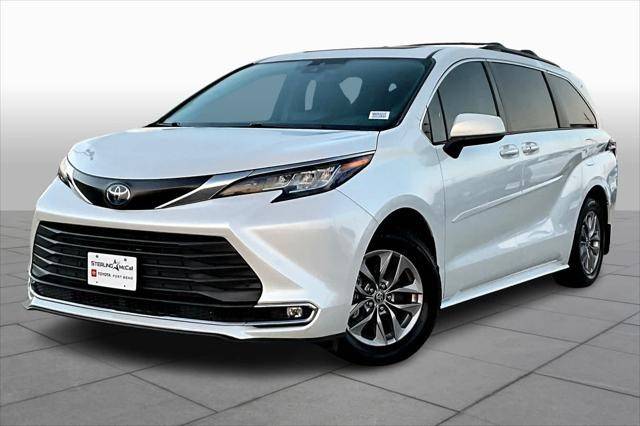 2022 Toyota Sienna XLE FWD photo