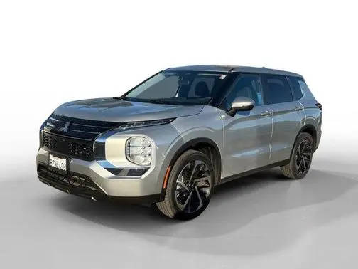 2022 Mitsubishi Outlander ES FWD photo