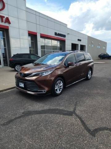 2022 Toyota Sienna Limited FWD photo