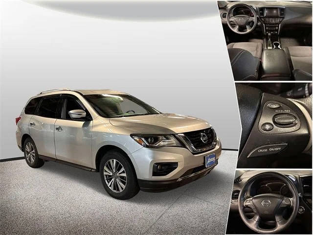 2020 Nissan Pathfinder SV FWD photo