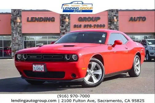 2015 Dodge Challenger SXT RWD photo