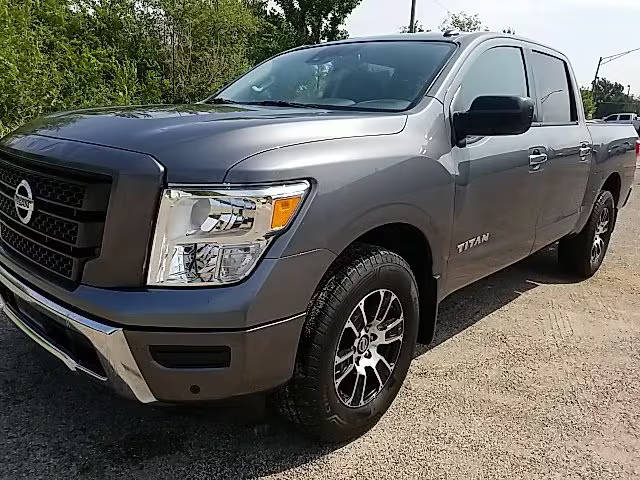 2021 Nissan Titan SV 4WD photo