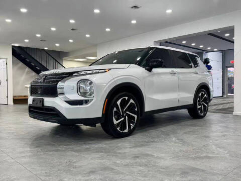 2022 Mitsubishi Outlander ES 4WD photo