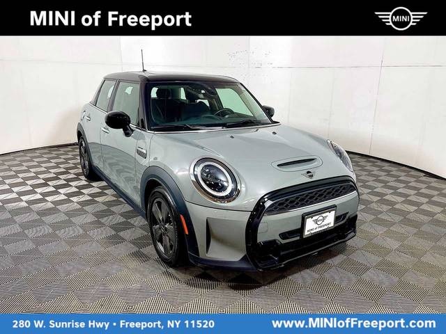 2022 MINI Hardtop 4 Door Cooper S FWD photo