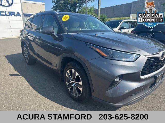 2022 Toyota Highlander XLE AWD photo