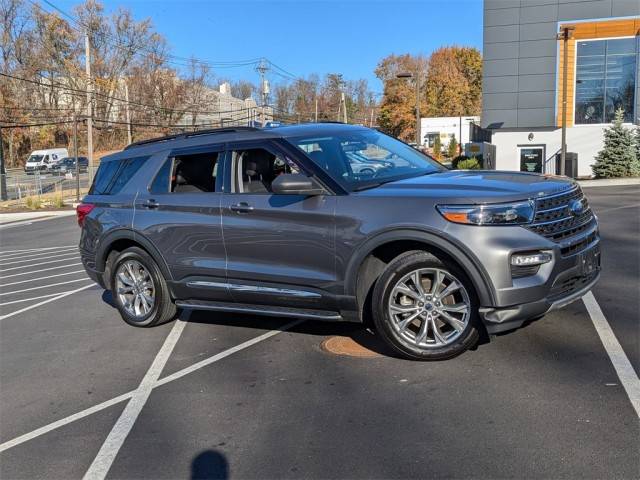 2022 Ford Explorer XLT 4WD photo