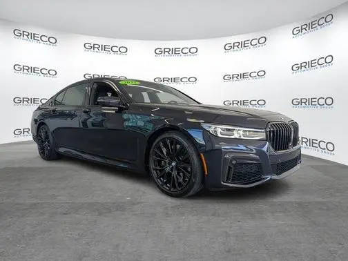 2022 BMW 7 Series 740i RWD photo