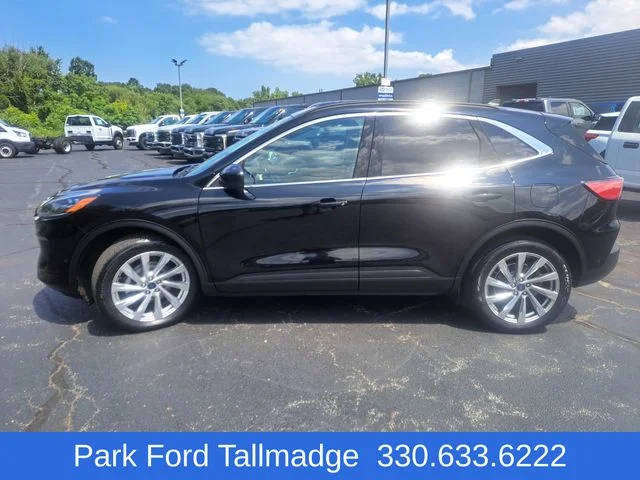 2022 Ford Escape Titanium AWD photo