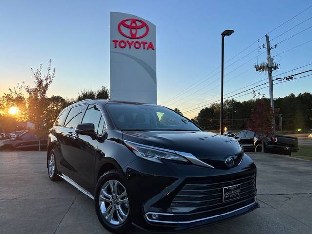 2022 Toyota Sienna Platinum AWD photo