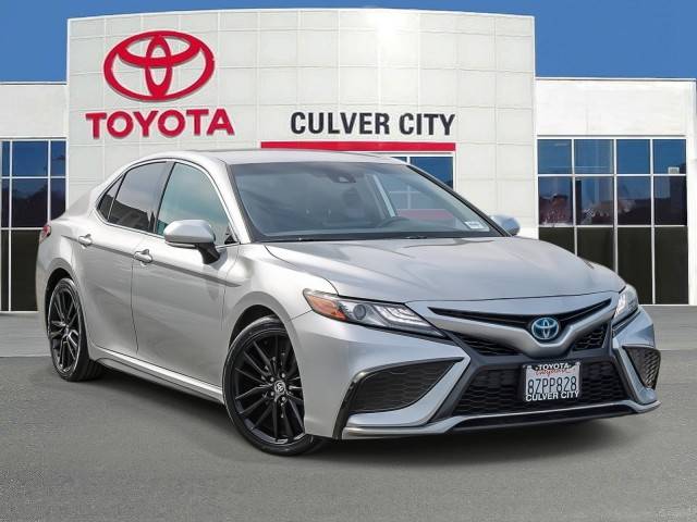2022 Toyota Camry Hybrid XSE FWD photo