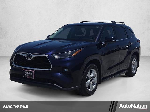2022 Toyota Highlander LE FWD photo