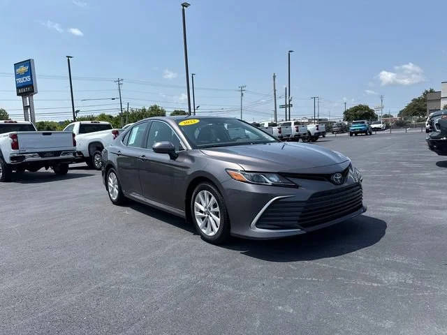 2022 Toyota Camry LE FWD photo