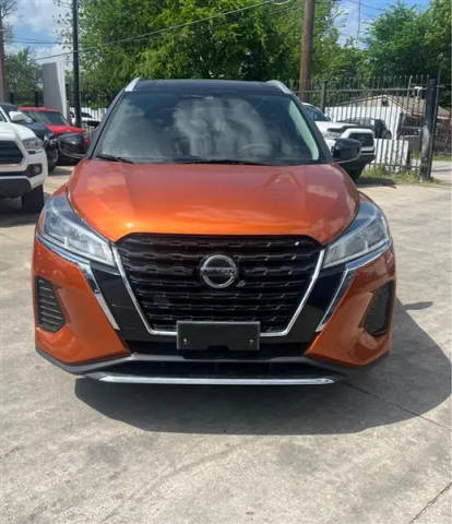 2021 Nissan Kicks SV FWD photo