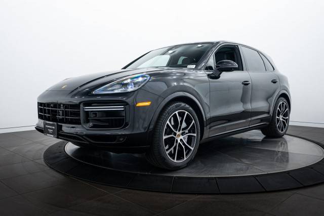 2022 Porsche Cayenne Turbo AWD photo