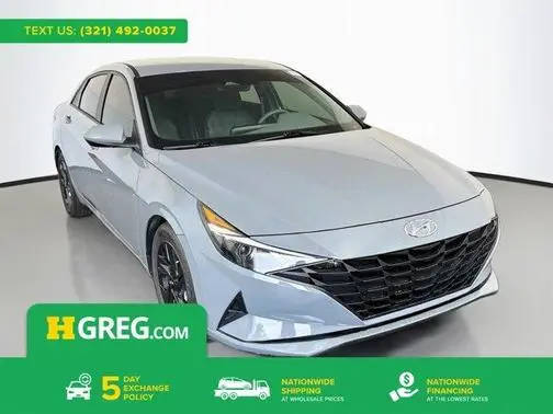 2022 Hyundai Elantra SEL FWD photo