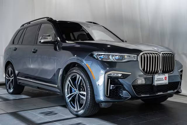 2022 BMW X7 M50i AWD photo