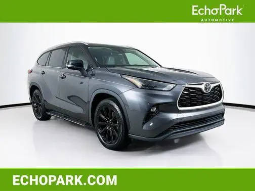 2022 Toyota Highlander XLE FWD photo