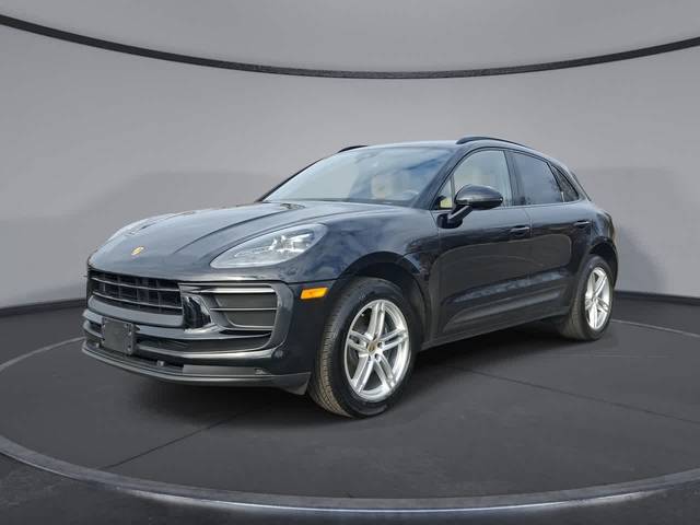 2022 Porsche Macan AWD photo