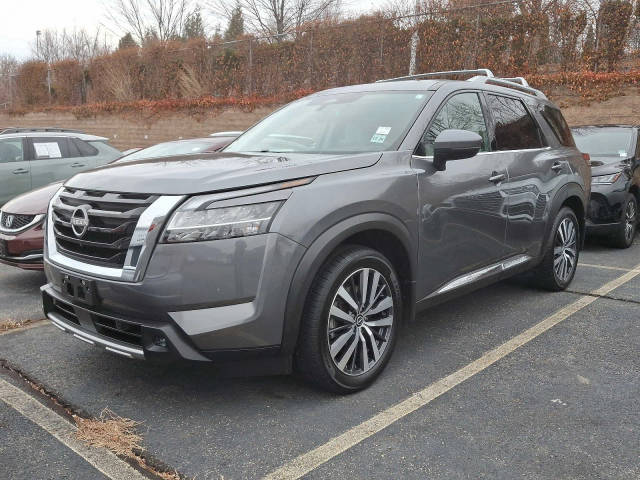 2022 Nissan Pathfinder Platinum 4WD photo