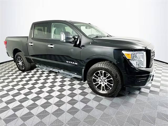 2021 Nissan Titan SV 4WD photo