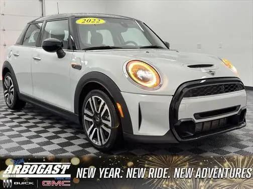 2022 MINI Hardtop 4 Door Cooper S FWD photo