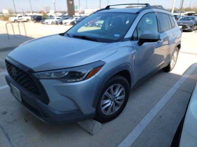 2022 Toyota Corolla Cross LE FWD photo